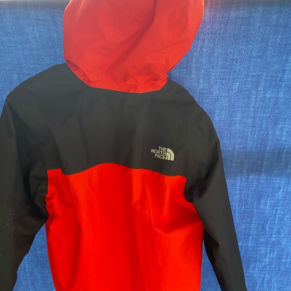 The North Face Boys’ Warm Storm Rain Jacket - Picture 2 of 3